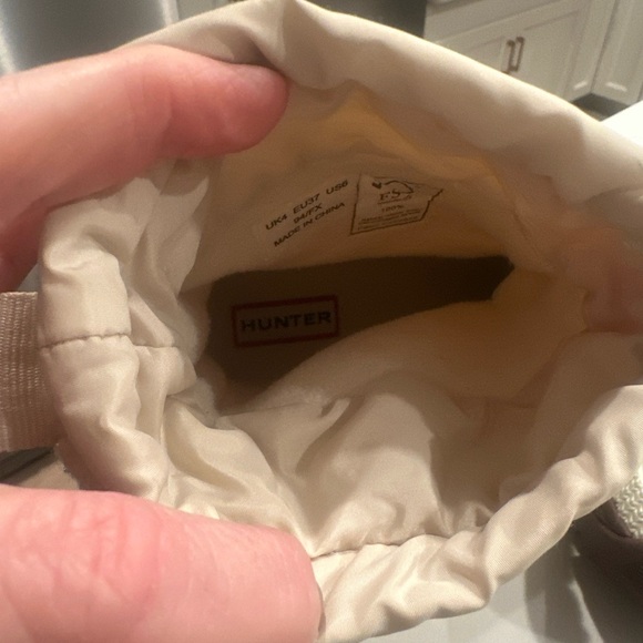 Hunter Cream and Brown Winter Boots - Picture 6 of 11